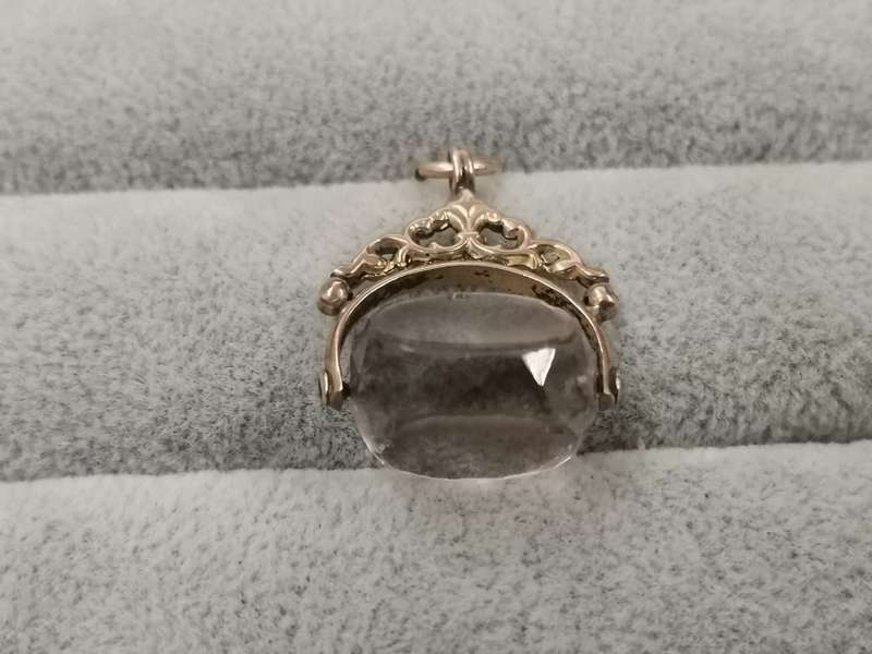 9ct Gold Pendant - 25x20mm