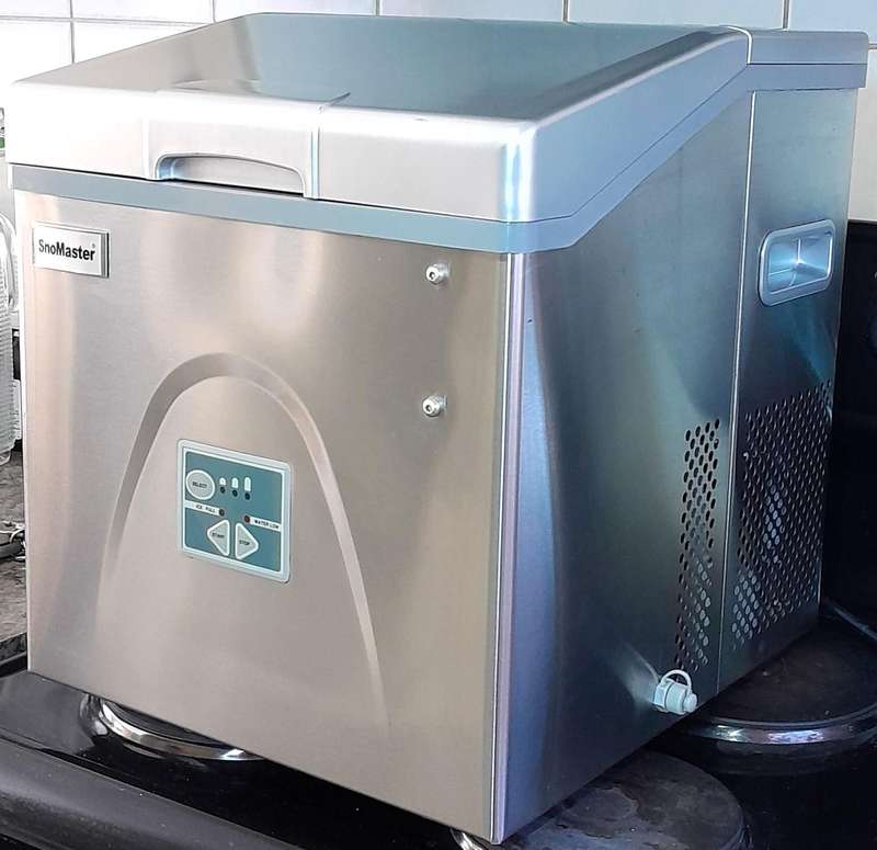Ice maker