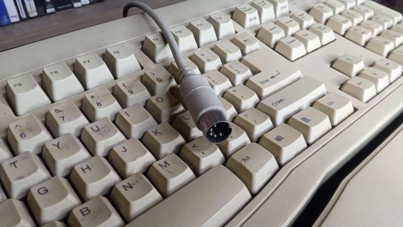 Rectron DIN-5 keyboard