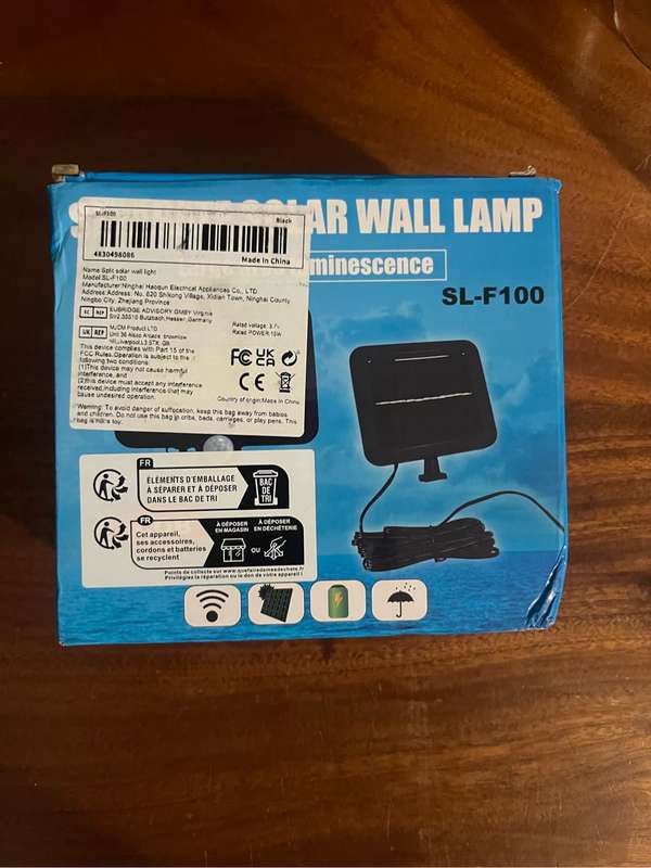 Solar wall lamp