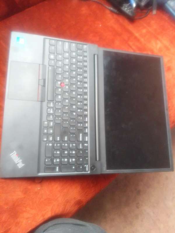 Lenovo Thinkpad E15 Gen 4 12th Gen i5-1235U 8GB read dis (DEAD MOTHERBOARD)