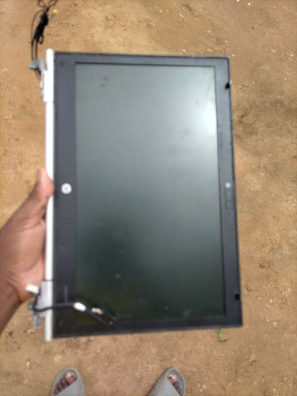 HP EliteBook 8460P 14-inch Notebook PC screen and Covers