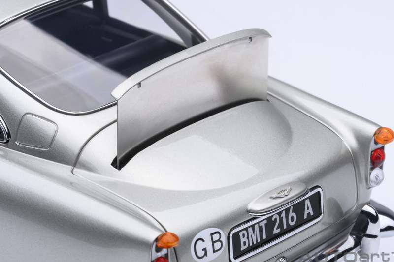 Aston Martin DB5 Goldfinger (Silver)