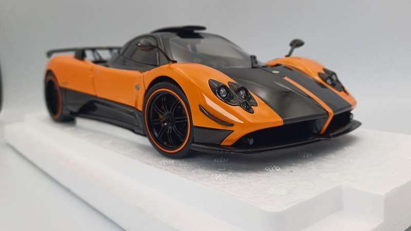 Pagani Zonda Cinque Coupe - 2009 - Arancio St. Tropez