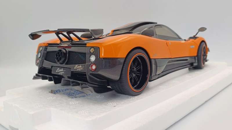 Pagani Zonda Cinque Coupe - 2009 - Arancio St. Tropez