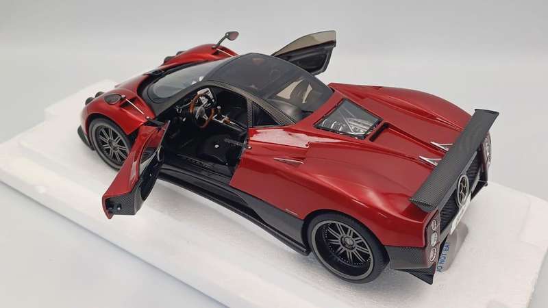 Pagani Zonda F - 2005 - Rosso Monza
