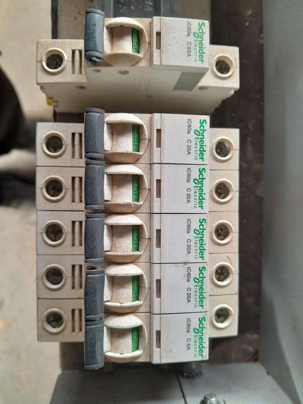 Set dinrail breakers
