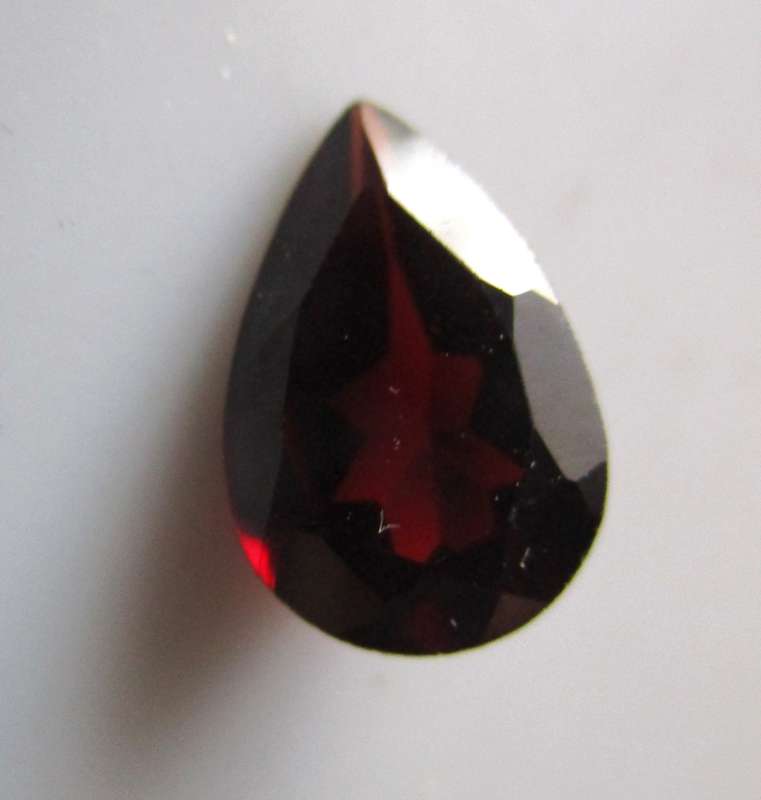 9.00 x 6.00mm Pear cut Garnet 1.50ct.