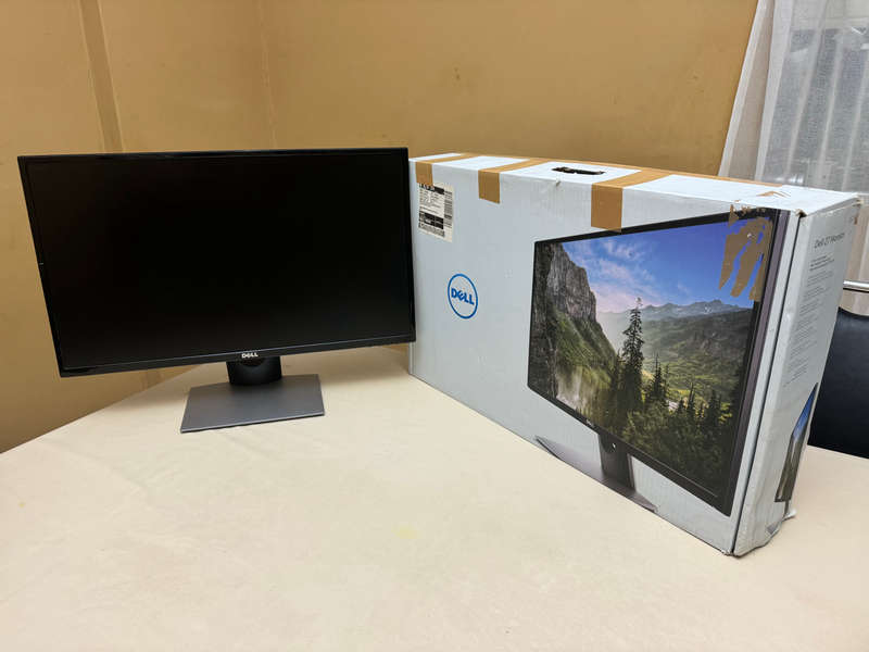 DELL SE2717H 27" FHD 1920 x 1080 IPS Monitor  Immaculate Condition
