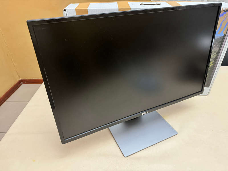 DELL SE2717H 27" FHD 1920 x 1080 IPS Monitor  Immaculate Condition