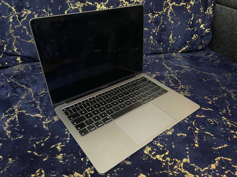 MacBook Air 13-inch i5 128GB