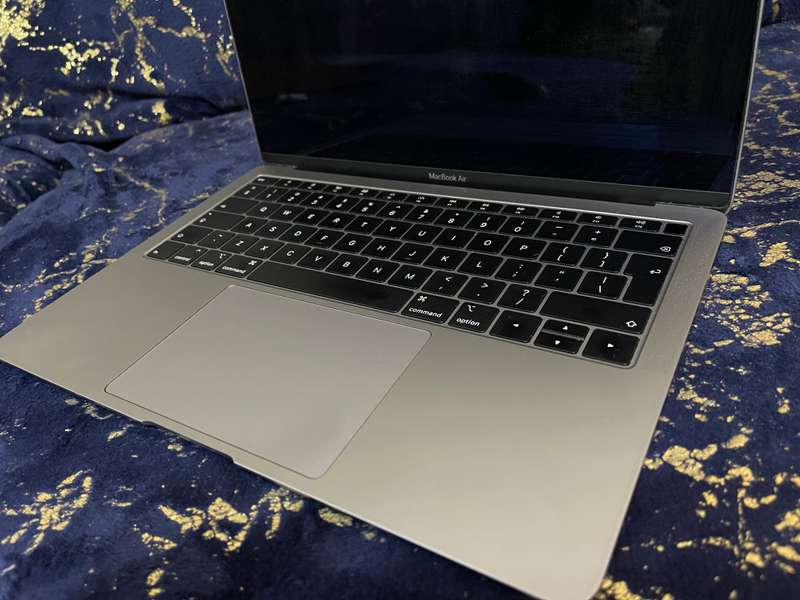 MacBook Air 13-inch i5 128GB