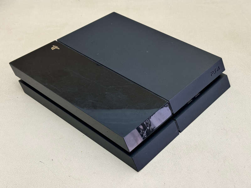 PlayStation 4 (PS4) 500GB Console Bundle