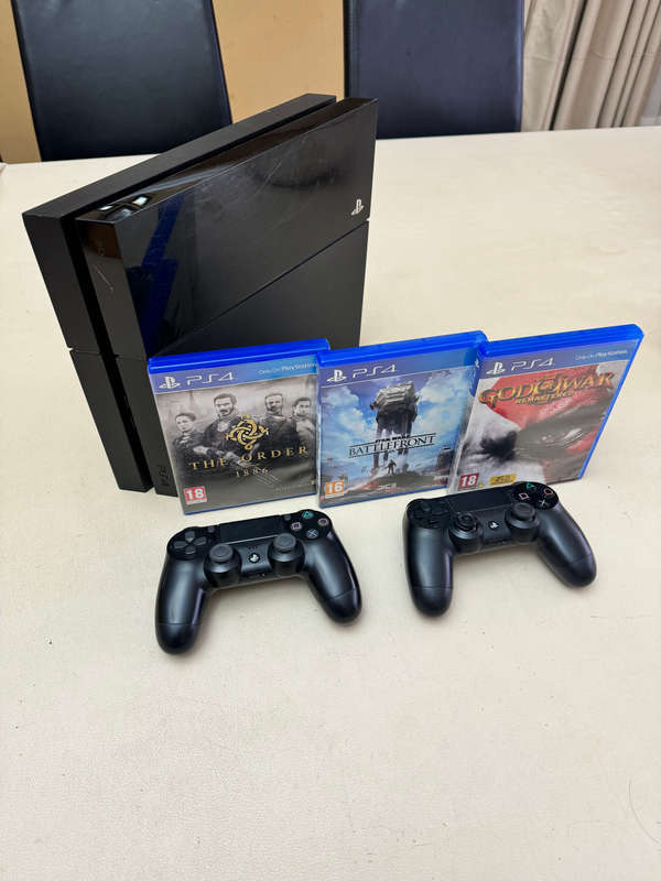 PlayStation 4 (PS4) 500GB Console Bundle