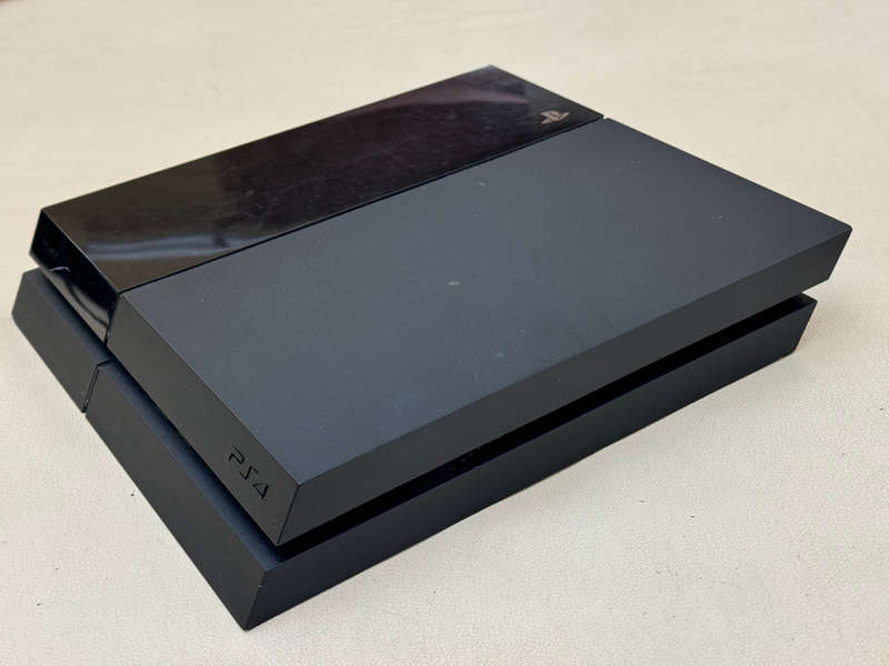 PlayStation 4 (PS4) 500GB Console Bundle