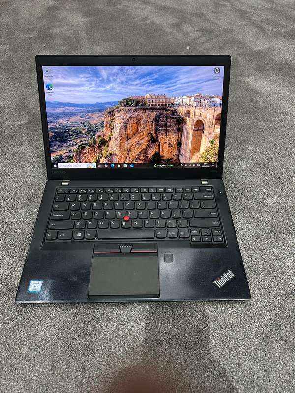 Lenovo T460s Touch Screen | i5  8GB RAM  500gb Hard Drive | Good Condition