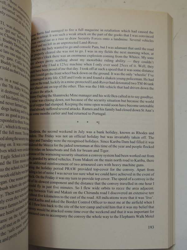 Zimbabwe: Paradise Plundered - Police Reserve/Farmer Before And After Independence - Jim Barker