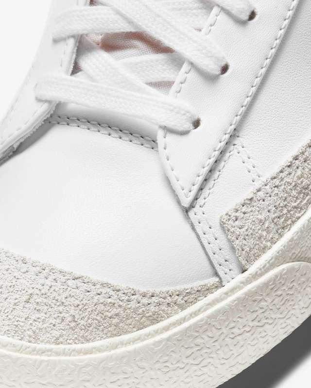 Nike Men`s Blazer Mid '77 Vintage White/ Black BQ6806 100 Size UK 11 (SA 11)