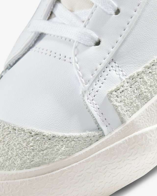 Nike Men`s Blazer Mid '77 Vintage White/ Black BQ6806 100 Size UK 11 (SA 11)