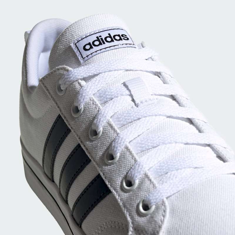 adidas Men`s BRAVADA Cloud White / Core Black FV8086 Size UK 10 (SA 10)