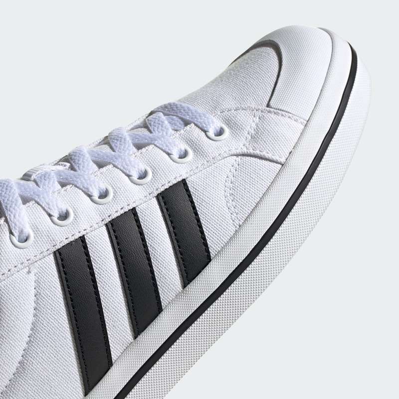 adidas Men`s BRAVADA Cloud White / Core Black FV8086 Size UK 10 (SA 10)