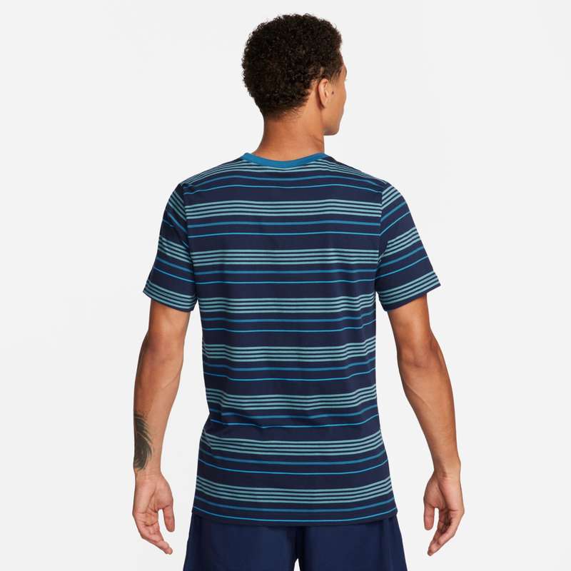 Nike Men`s Sportswear Short Sleeves Tee FD1358 451 Size Medium