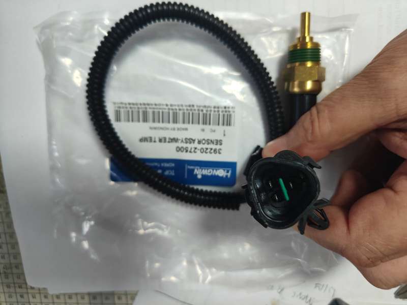 Hyundai Coolant Sensor 39220-27500 1830374 MD82408