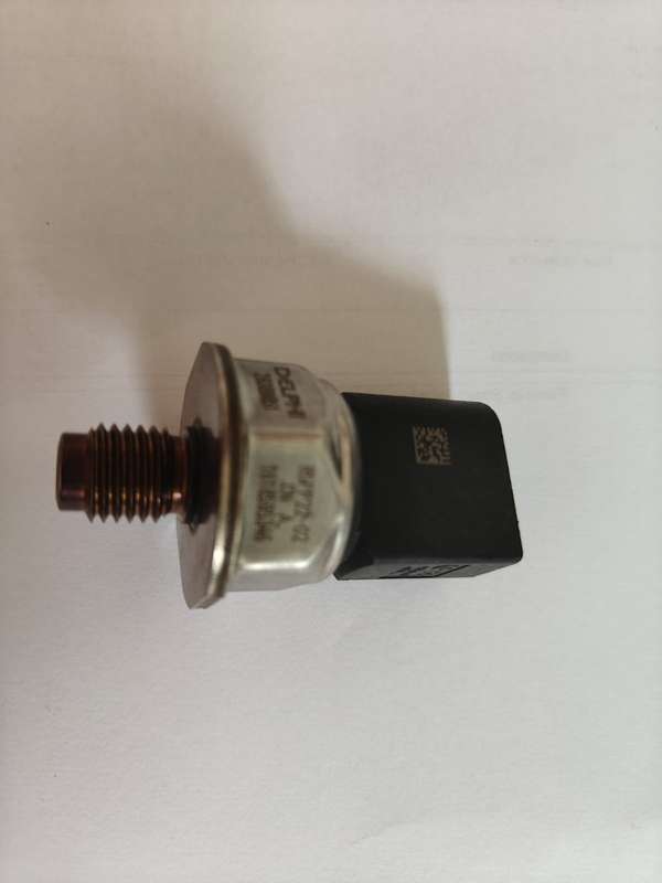 Mercedes Delphi Rail Pressure Sensor  85PP22-02, 28389851 1618595346 9307Z521B