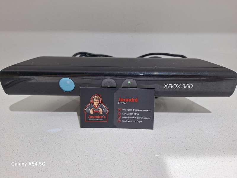 Kinect Sensor with Kinect Sports Game (XBOX 360) / XBOX 360 KINECT WITH GAME - 14 DAYS WARRANTY!