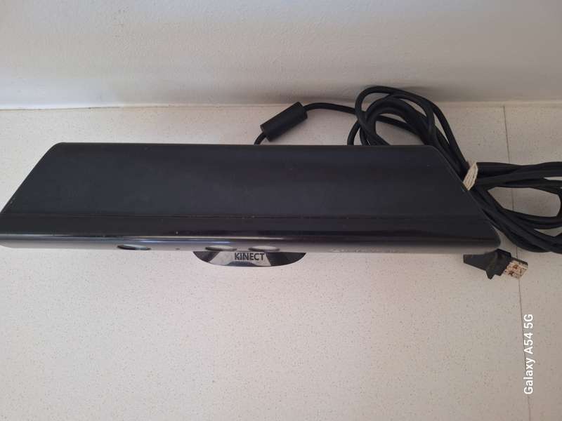 - CLEARANCE SALE!  Kinect Sensor with FABLE:THE JOURNEY Game (XBOX 360) / XBOX 360 KINECT WITH GAME