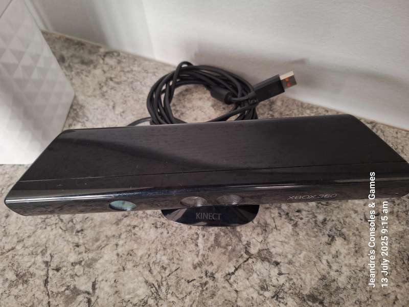 Kinect Sensor with Kinect Adventures Game (XBOX 360) / XBOX 360 KINECT WITH GAME