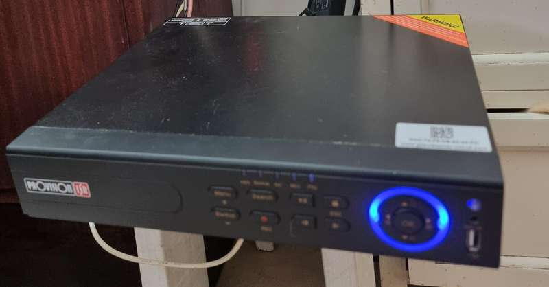 mixed lot of cctv items 16 channel dvr , wifi cam, cctv cables