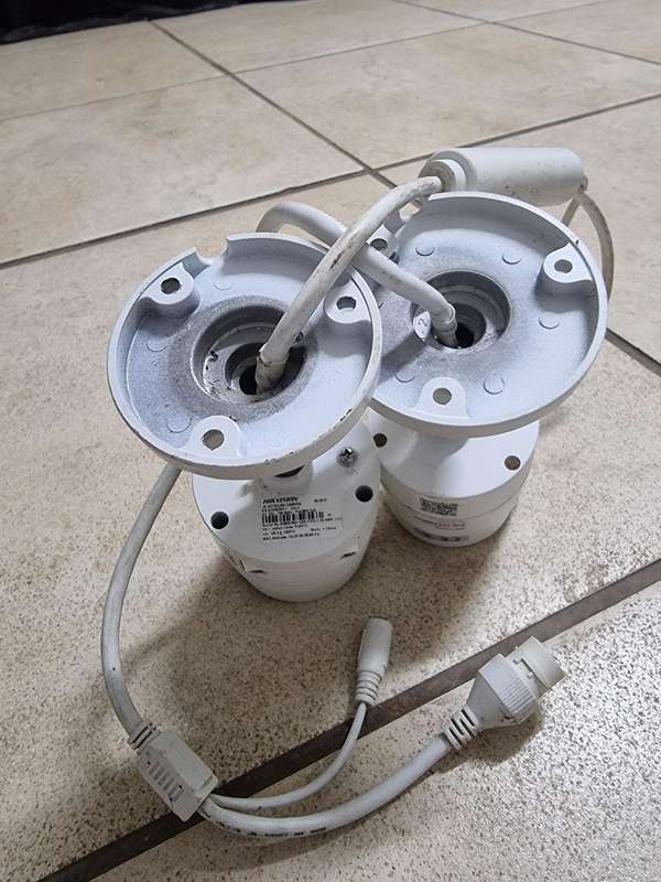 lot of 2 super performance hikvision 4mm ip cameras
