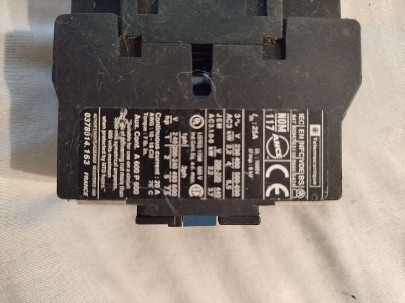 bargain bin mixed lot of electrical breakers