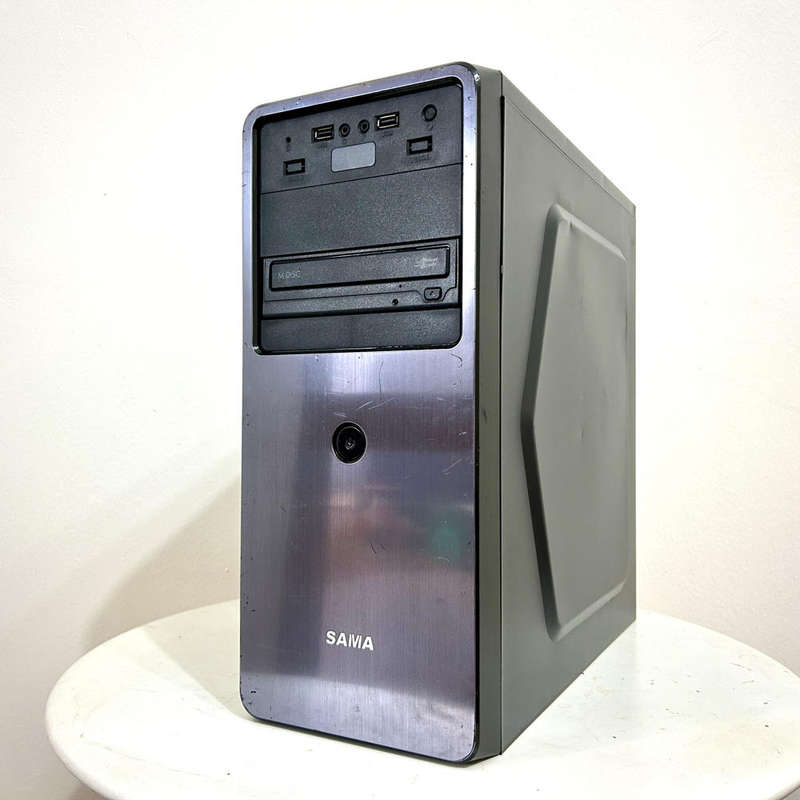 Fortnite Ryzen Gaming PC with RX560 Graphics Card AKA BomaRento
