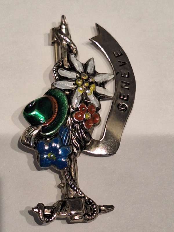 1940s Geneve hat pin/brooch