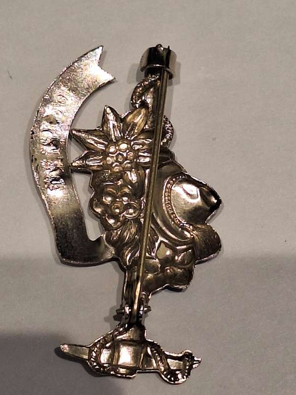 1940s Geneve hat pin/brooch