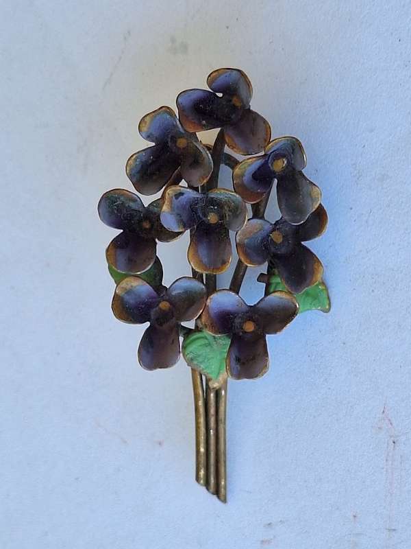 Stunning flower brooch