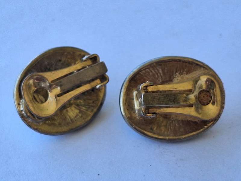 Clipon earrings