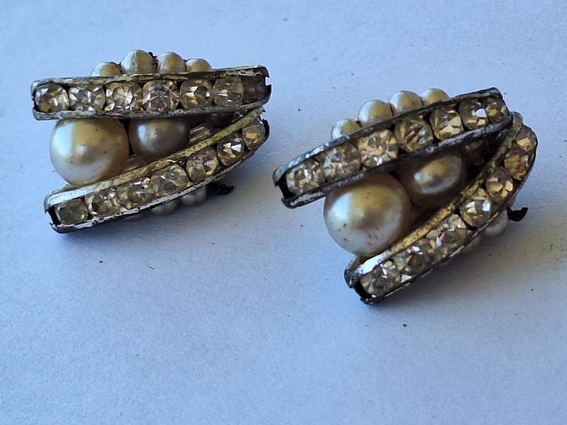 Clip on earrings
