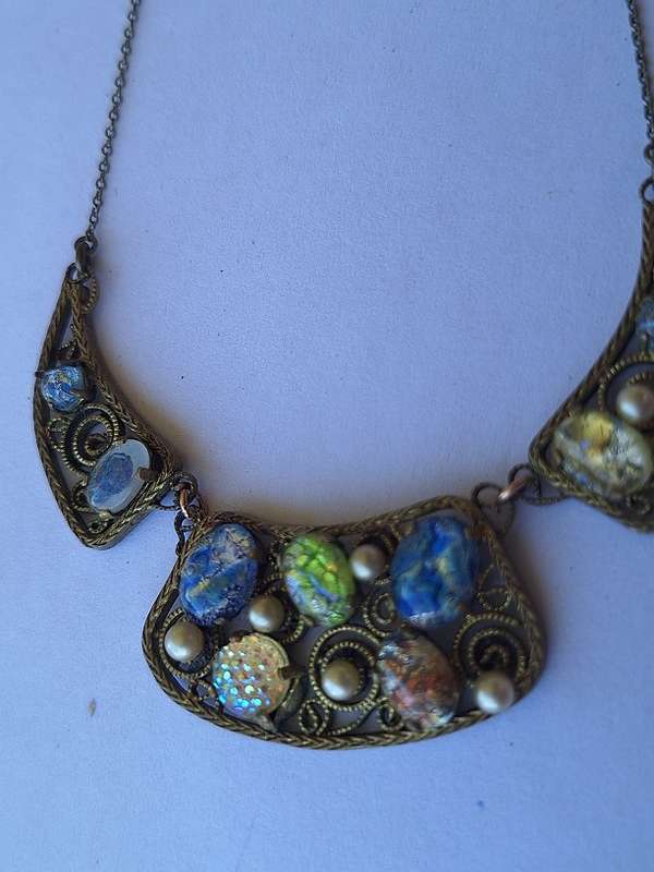 Stunning Brass toned Necklace