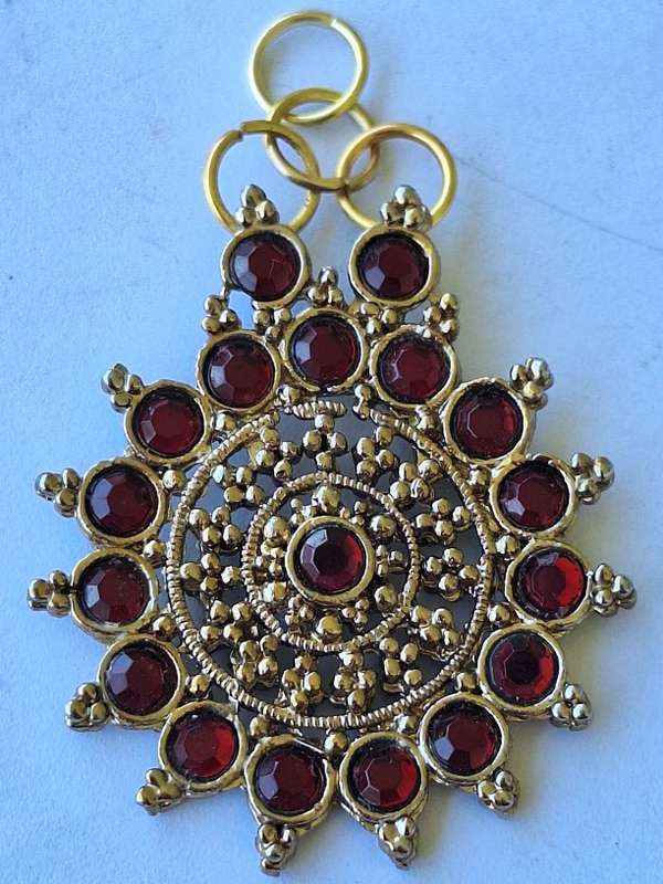 Stunning pendant