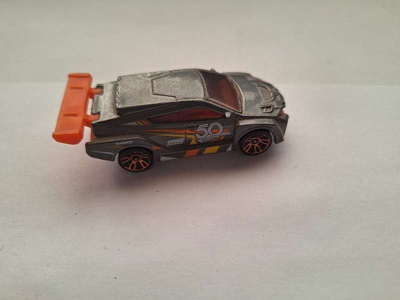 Hot Wheels Loop coupe 50th anniversary