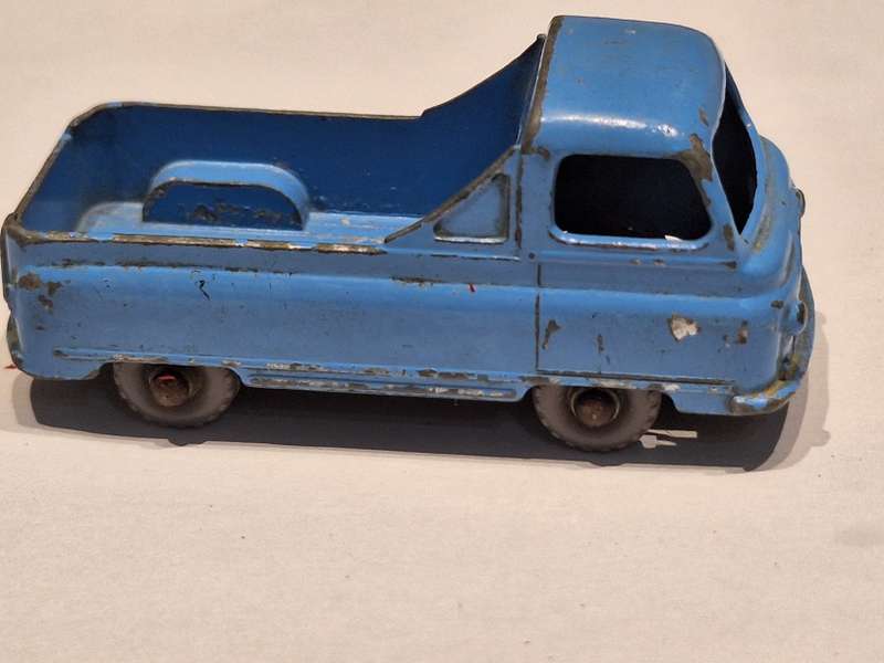 Morris J2 Pick-up by Lesney