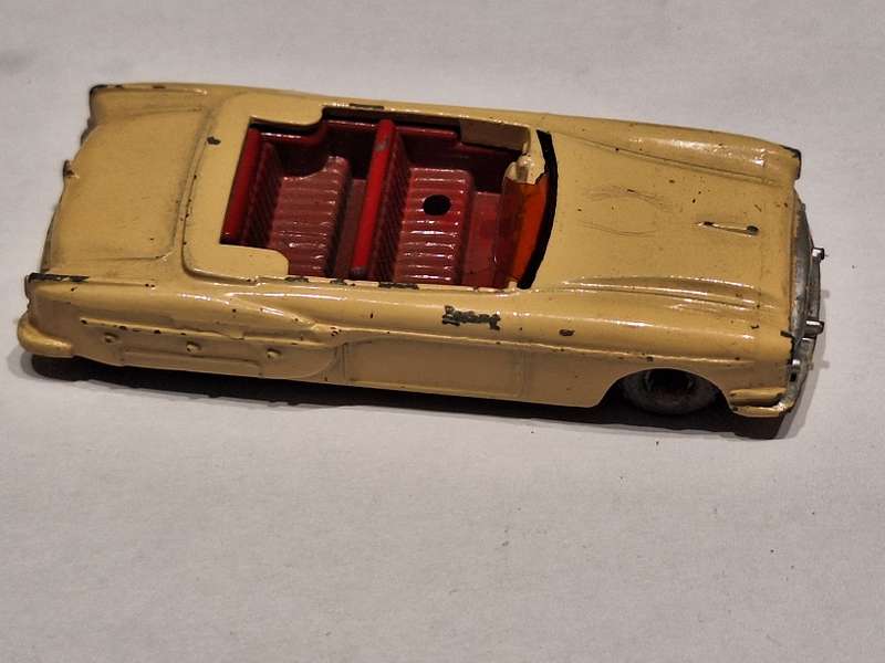 Packard convertable, damaged
