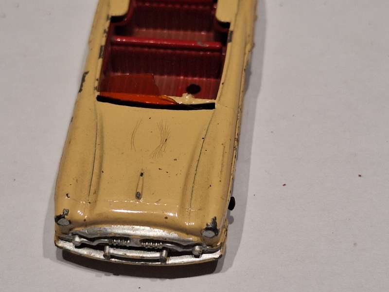 Packard convertable, damaged