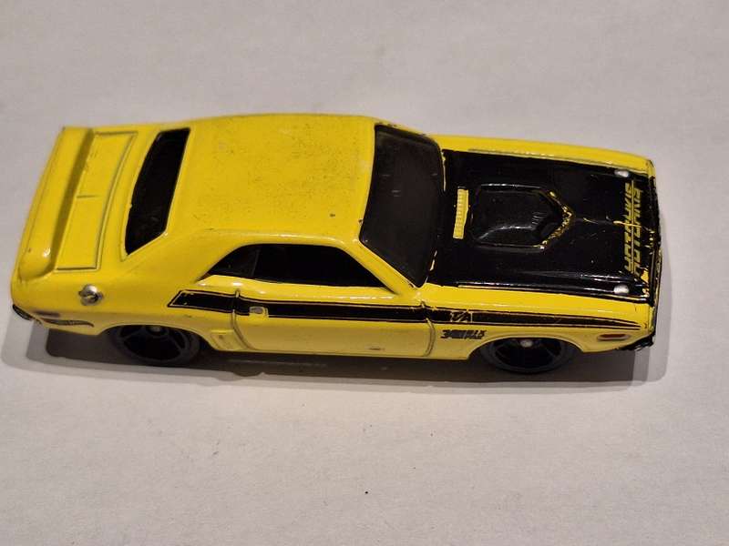 Hot Wheels Dodge Challanger