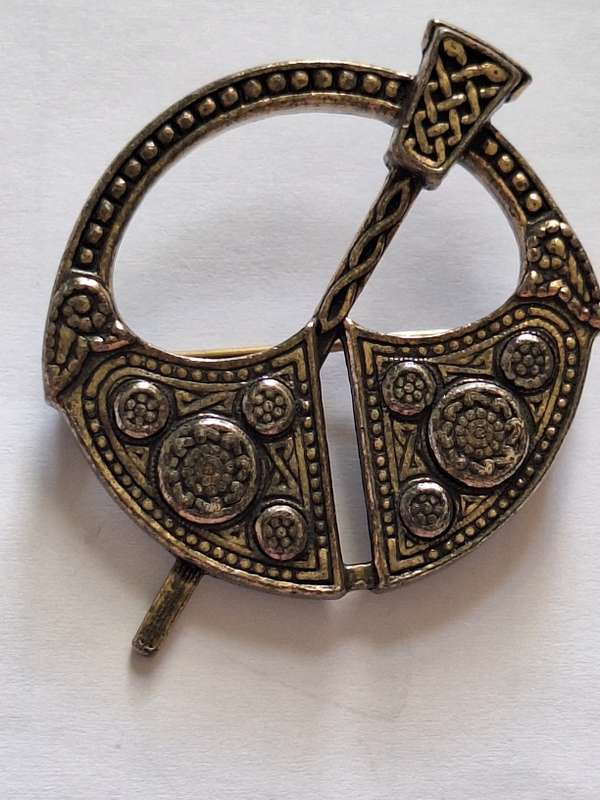 Vintage Miracle Scottish brooch