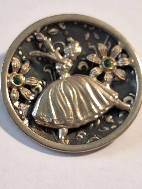 Lovely Ballerina brooch, pin missing