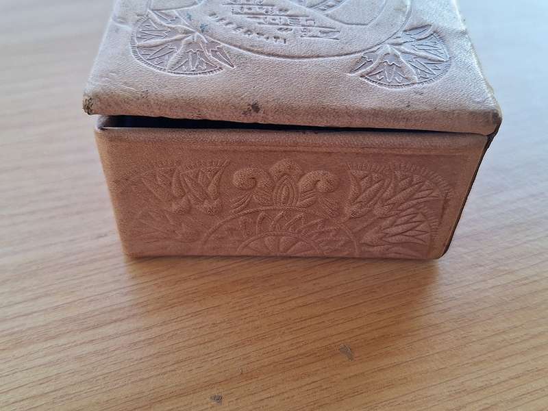 Lovely Egyptian leatherbound jewlery box